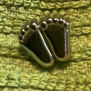 V Evers Precious Feet Hat Pin Lapel Pin Tie Tac Vintage 1979